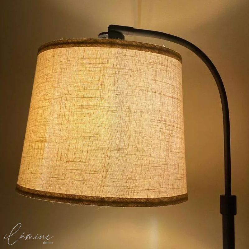 Luminária de Chão Dimerizável com 3 Níveis de Iluminação