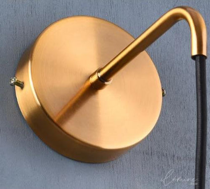 Arandela de Parede Gota Metal e Vidro