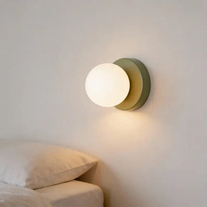 Arandela de Parede Minimalista com Globo de Vidro