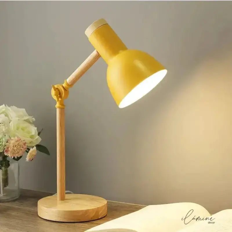 Luminária de Mesa Articulada Acabamento em Madeira