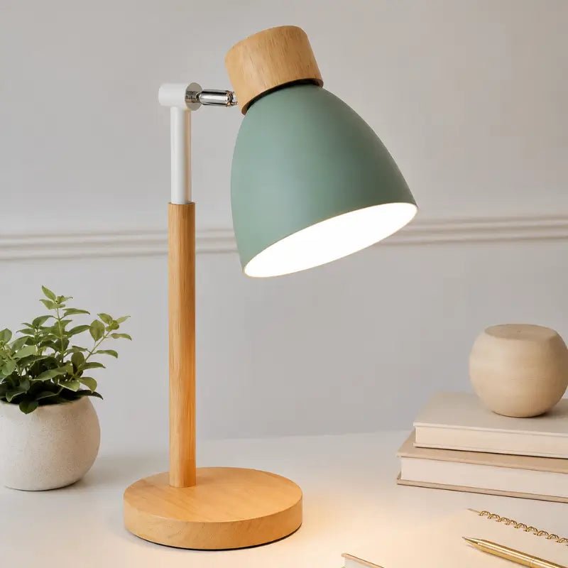 Luminária de Mesa Retrátil em Madeira Articulável 360°