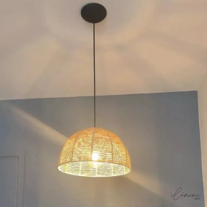 Luminária de Teto Pendente em Palha Artesanal