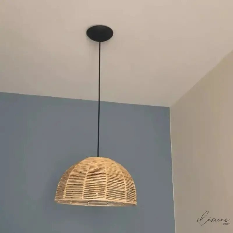 Luminária de Teto Pendente em Palha Artesanal